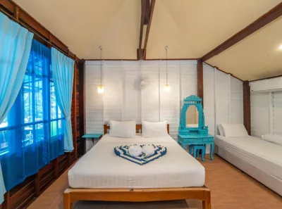 Chambre familiale avec vue sur le jardin — Baan Kiao